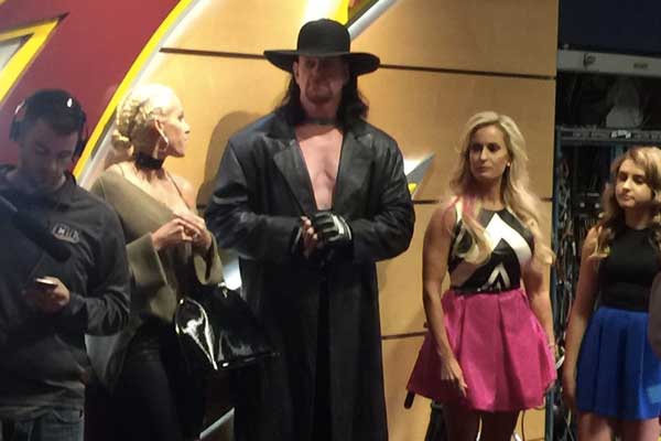 The Undertaker Appears For NBA Team — No Crutches (Photos)