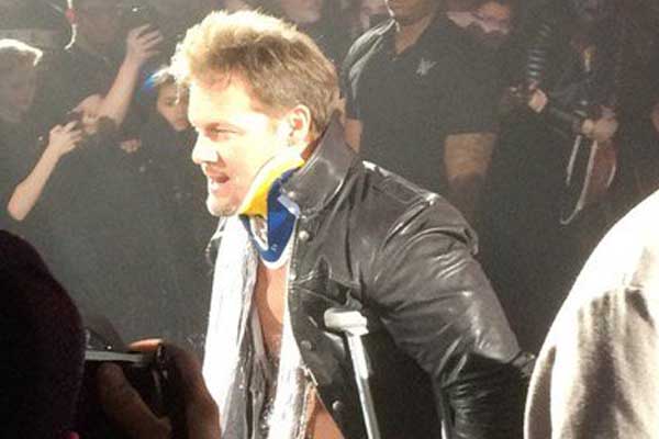 Chris Jericho Returns At WWE Live Event With Neck Brace & Crutches