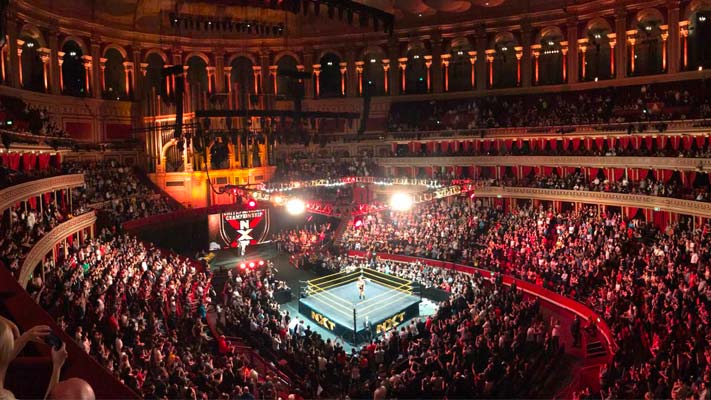 UK WWE Fans Remove Shoes For Interesting Chant During Title Match (Video)