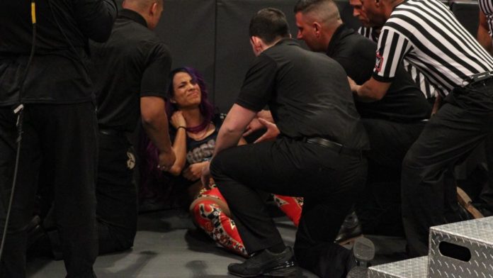 sasha banks shoulder injury