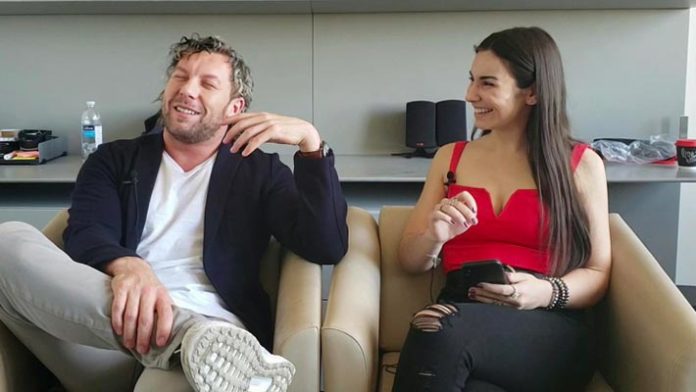 Kenny Omega Alicia Atout