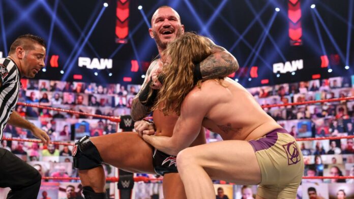 Randy Orton vs Riddle