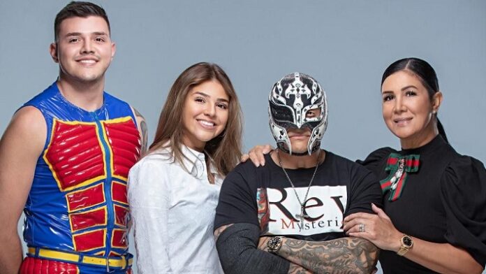 Rey Mysterio Family