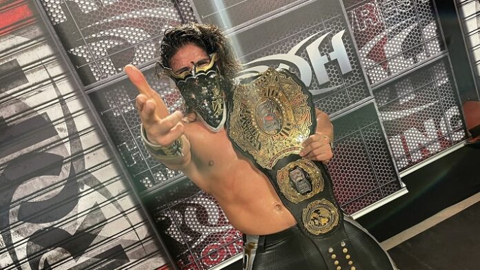 Bandido with the ROH championship