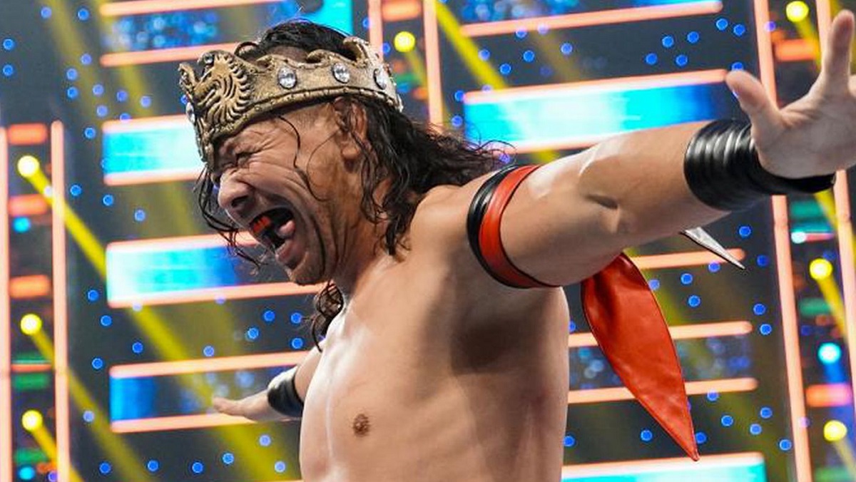 Shinsuke Nakamura gives up his Crown