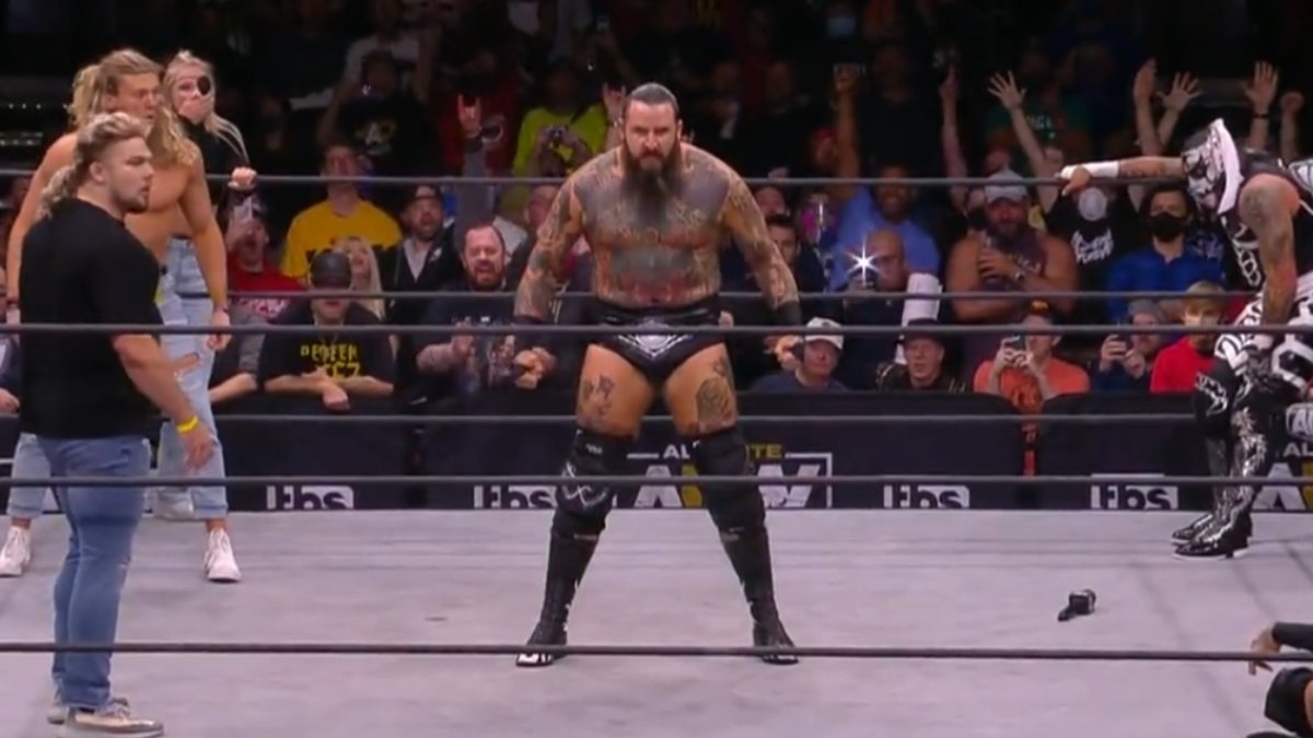 Watch: Brody King Debuts on AEW Dynamite, Aligns With Malakai Black