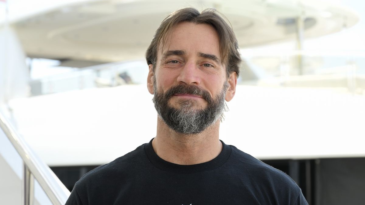 CM Punk Calls Out Airport Collectors For Their Atrocious Conduct